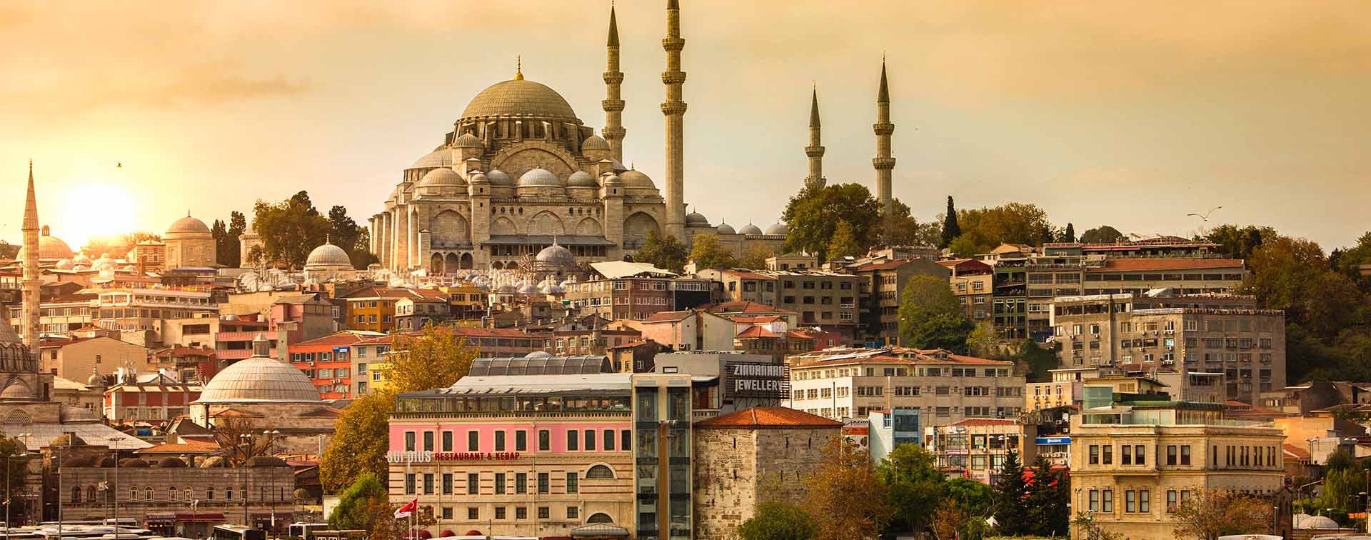Panorama view of the Suleymaniye Mosque in Istanbul at sunset