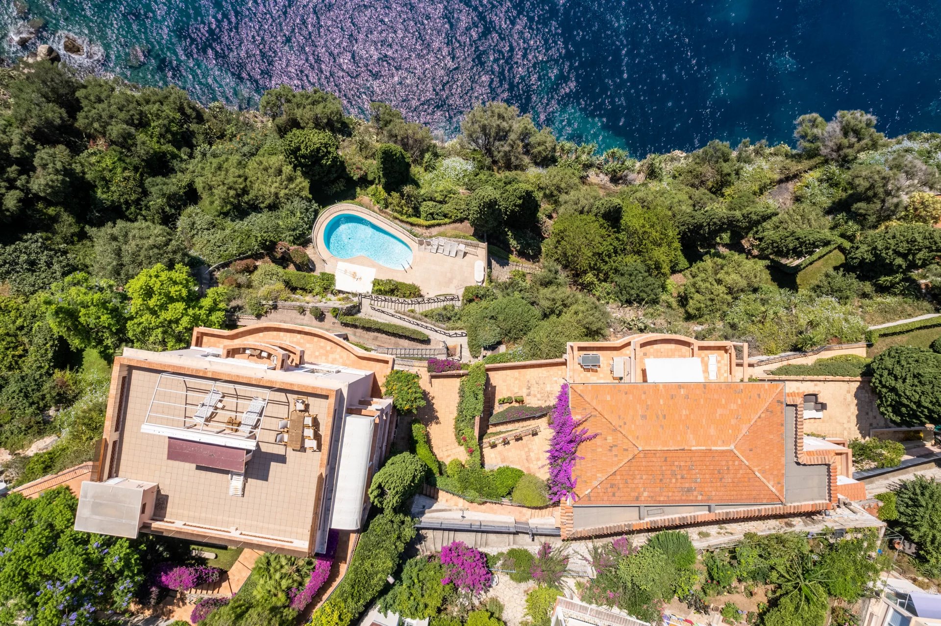 Panoramic sea view, Prestigious 6-room apartment with swimming pool