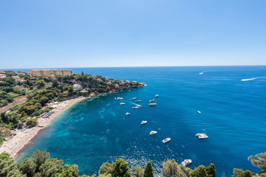 Panoramic sea view, Prestigious 6-room apartment with swimming pool