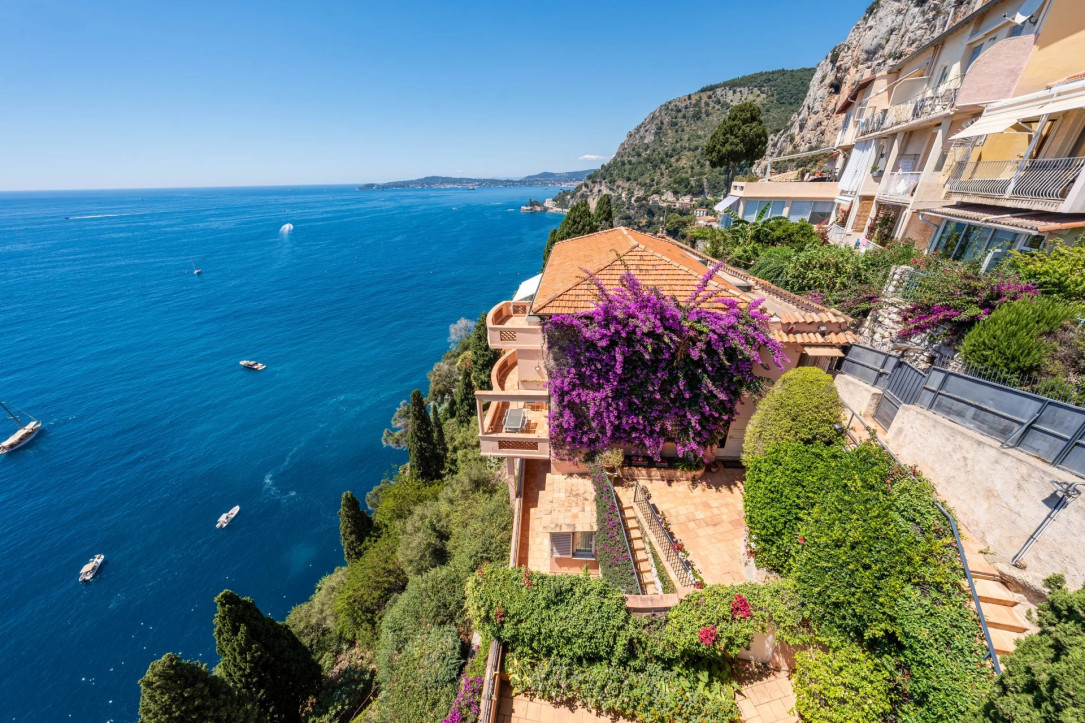 Panoramic sea view, Prestigious 6-room apartment with swimming pool