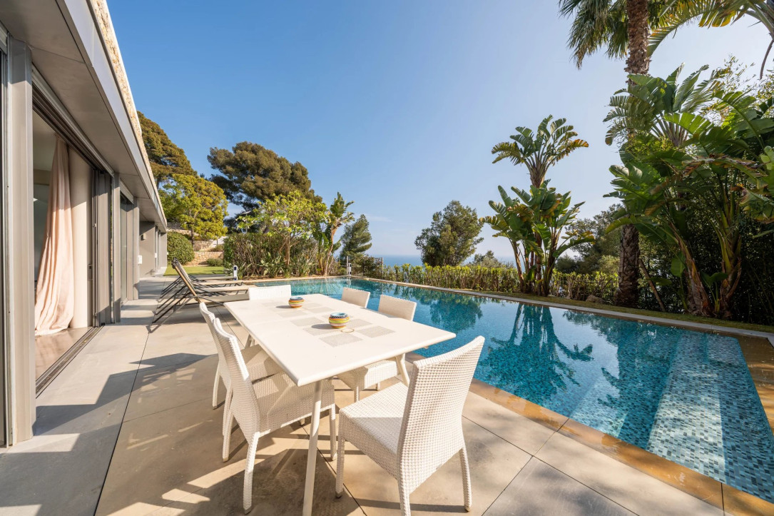 Luxury Modern Villa at Monaco’s Doorstep