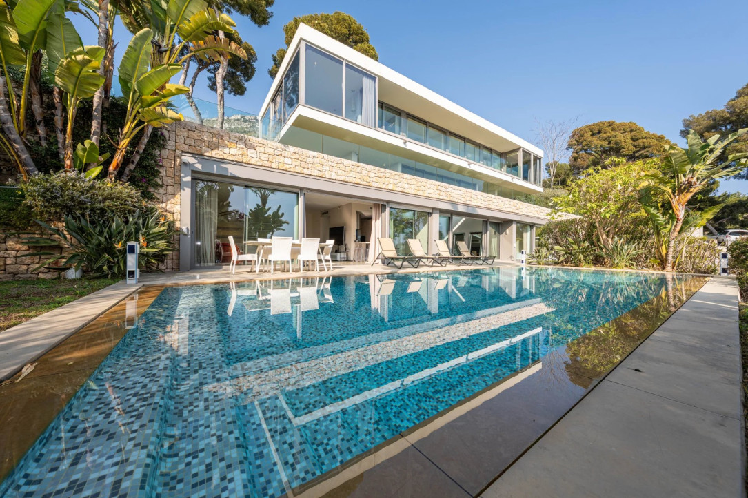 Luxury Modern Villa at Monaco’s Doorstep