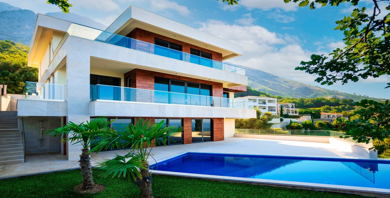 Luxury Villa With Panoramic Views