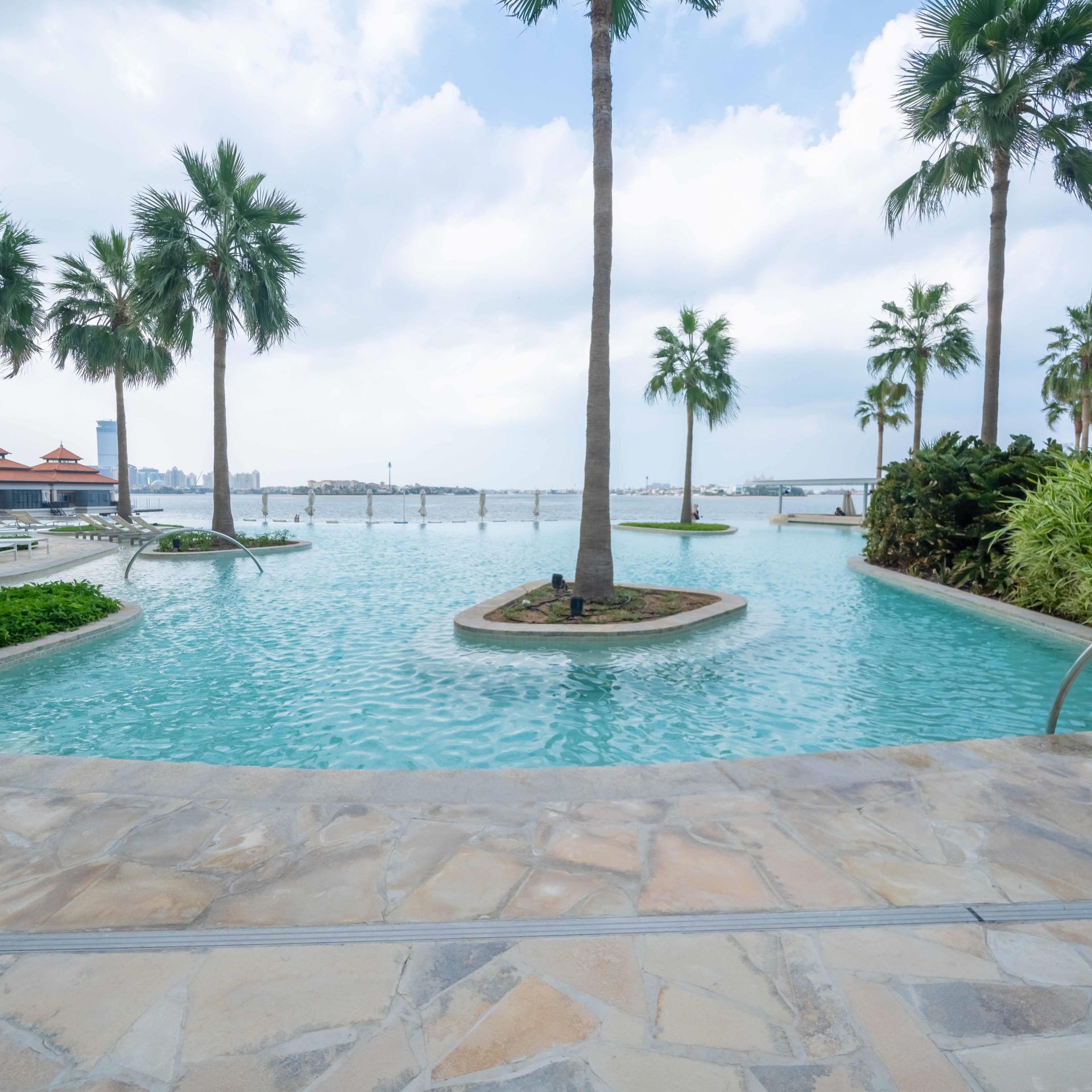 Stunning 3-Bedroom Apartment with Terrace