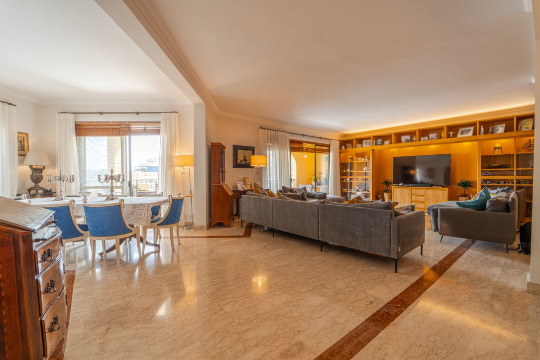 Portomaso Seafront Apartment